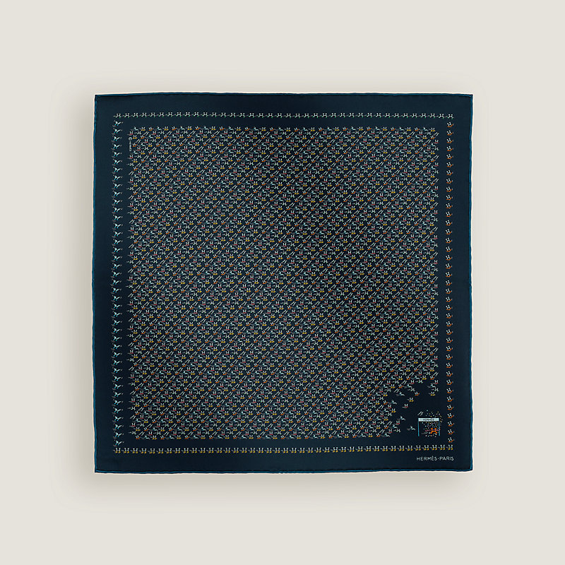 H en Mouvement pocket square 45 | Hermès Netherlands
